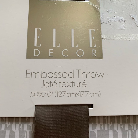 Elle Decor Embossed Throw blanket white NWT - Picture 7 of 9